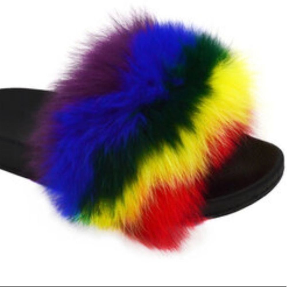 ✨HP✨Women’s Fur Ball Fluffy Slippery